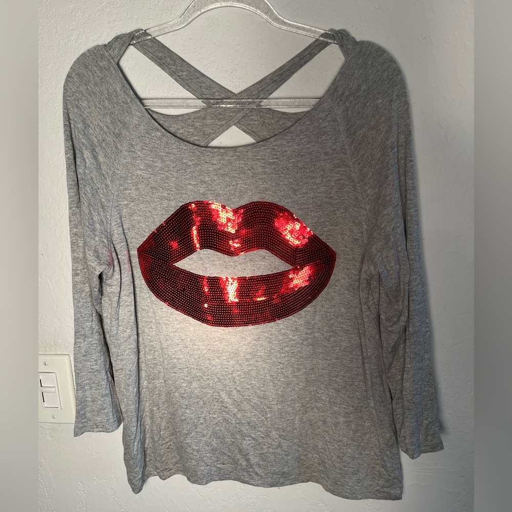 VENUS Gray Long Sleeve T with Red Sequin Lip
